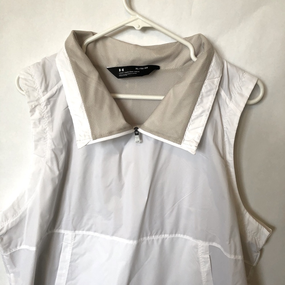 NWOT Under Armour White Wind Vest XL